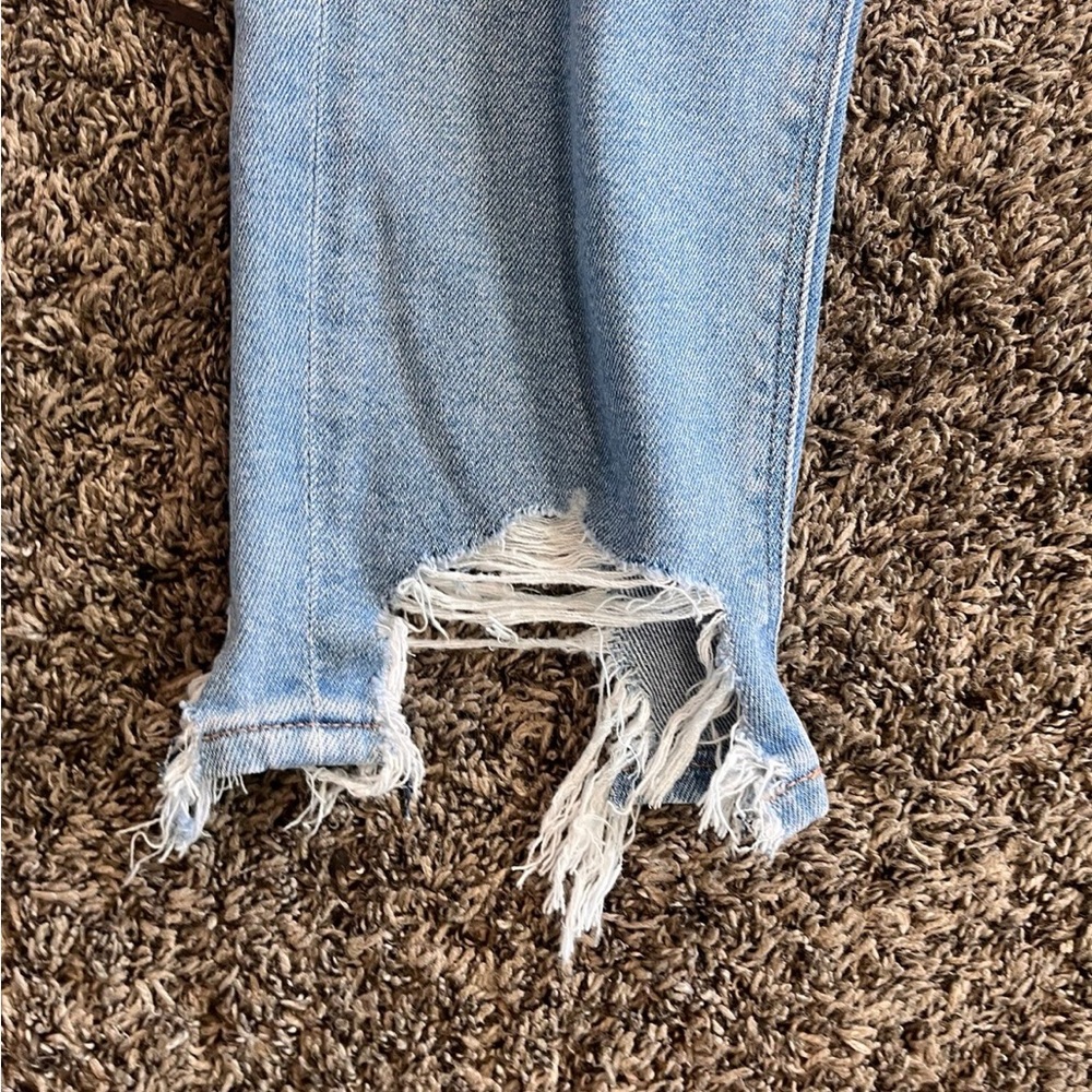 NWT AMERICAN EAGLE Distressed Stretch Mom Jeans High Rise Women’s 6 Long - Picture 2 of 10